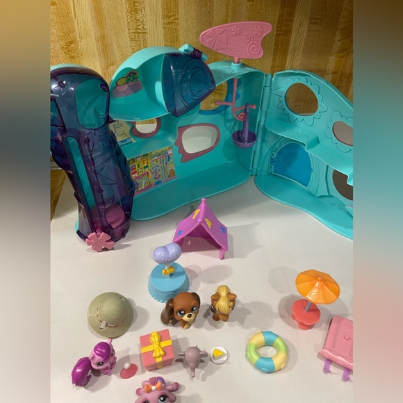 Littlest Pet Shop Biggest Littlest Pet Shop Playset House - Picture 5 of 12